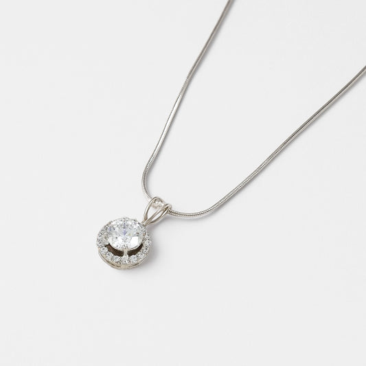Precious Silver Pendant With Chain