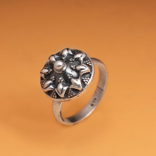 Richa Elegant Silver Ring