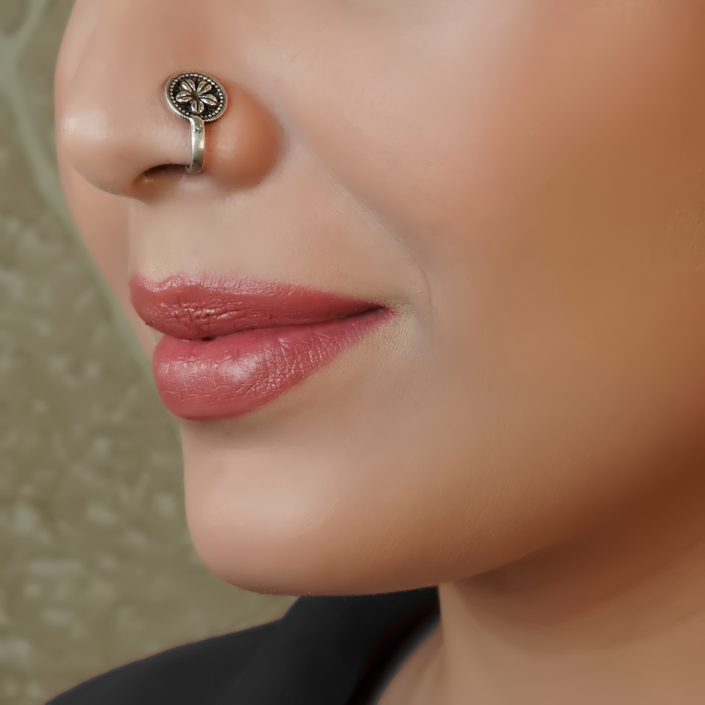 Paavi Clip- On Silver Nose Pin