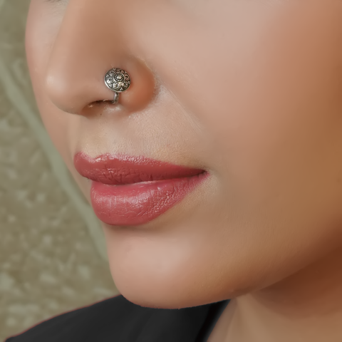 Aahna Clip- On Silver Nose Pin