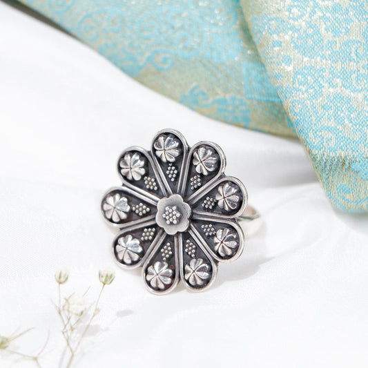 Lara Floral Design Silver Ring