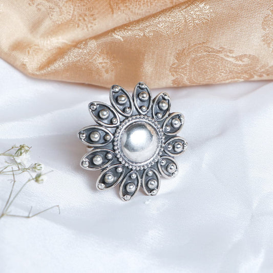 Inaaya Floral Design Silver Ring