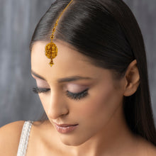 Vimmi Beaming Gold Maang Tikka