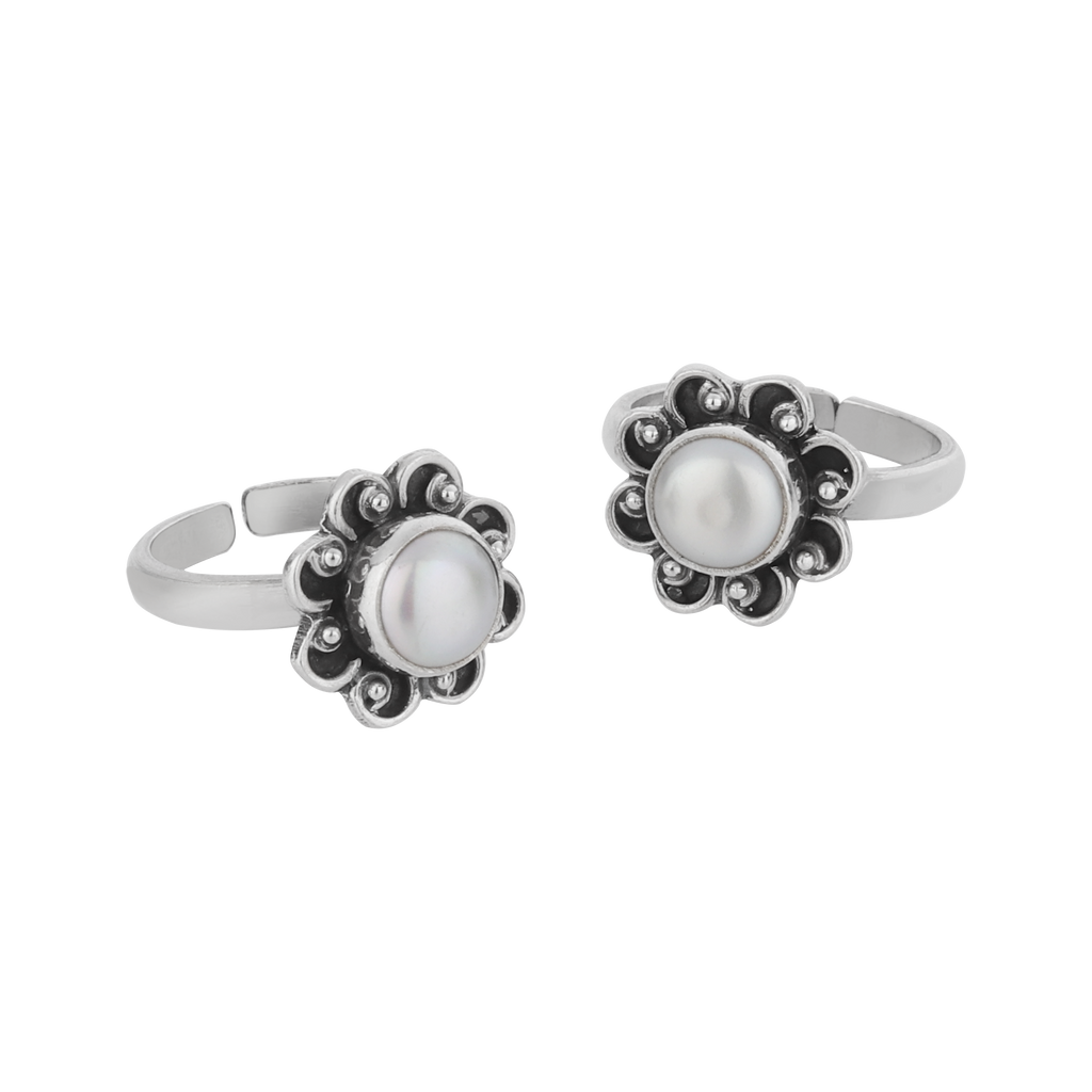 Pratha Pearl Silver Toe Rings - Main Image