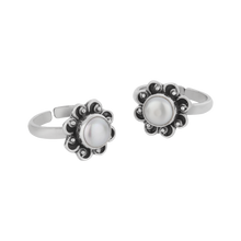 Pratha Pearl Silver Toe Rings